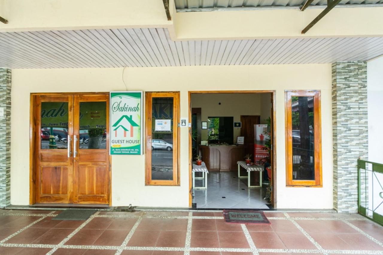 Reddoorz Syariah @ Sakinah Guesthouse Sragen Exterior photo